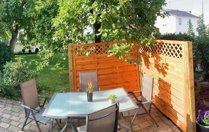 Gartenblick In Semesterbostad *