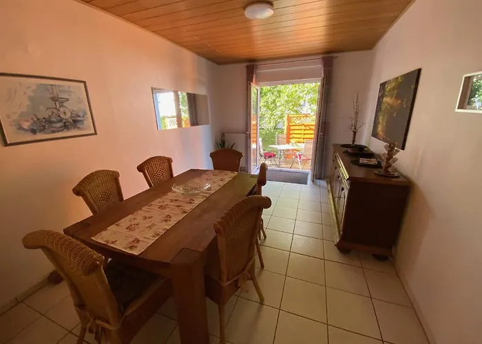 Gartenblick In Semesterbostad