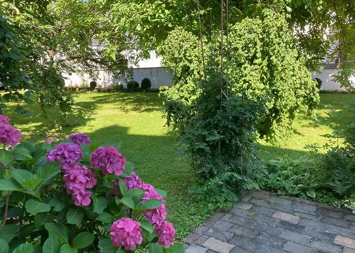 Gartenblick In Semesterbostad *